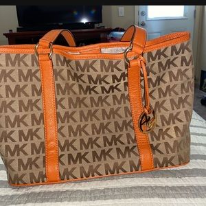 Mk purse.